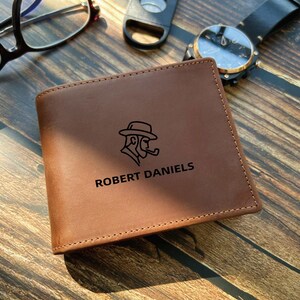 Minimalistische gravierte Brieftasche, personalisierte Brieftasche, personalisierte Brieftasche für Männer, personalisierte Herrenbrieftasche, Lederbrieftasche