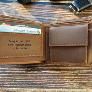 Minimalistische gravierte Brieftasche, personalisierte Brieftasche, personalisierte Brieftasche für Männer, personalisierte Herrenbrieftasche, Lederbrieftasche
