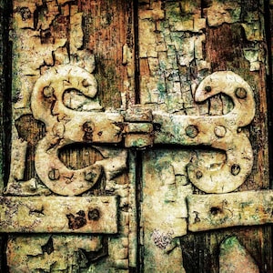 Cracked Hinges | Decoupage Queen | A3