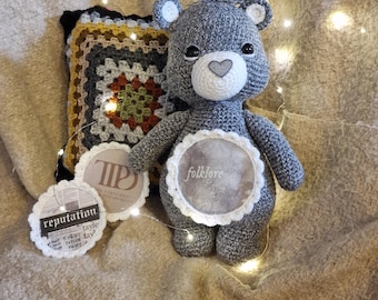 Taylor Swift Inspired Crochet Bear: Unique Teddy Handmade Swiftie Gift, Cottagecore Plush Toy, Customisable Cute Eras Stuffed Plushie