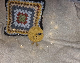 Crochet Moon Amigurumi Plush: Cuddly Celestial Toy, Kawaii Decor, 4-Inch Squishy Companion