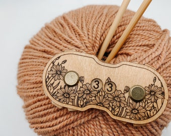 Row Counter | Daisy Dreams | Handy Tracker for Knitting & Crochet | Keep Track With Ease | Birch Wood, Laser Engraved