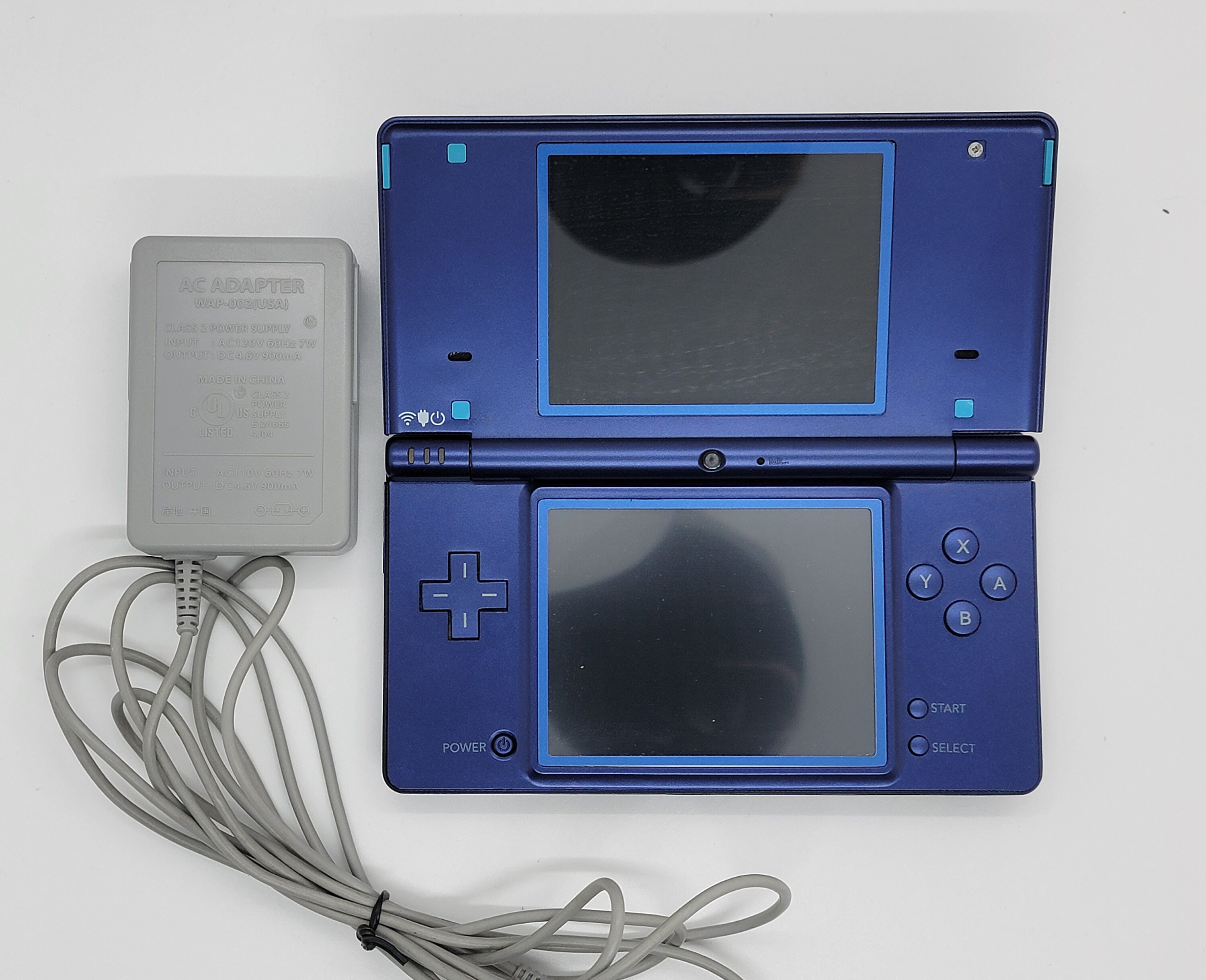 Original Nintendo dsi classic handheld game console ndsi contains