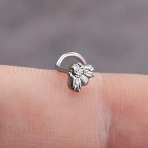 Anneau de nez d&#39;abeille. Bijoux de nez, Piercing de nez, Anneau pour clou de nez, Clous de vis de nez, Os du nez,