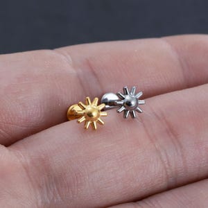 16g G23 Titanium Sun Labret Piercing,Cartilage earring,Tragus piercing,Conch piercing,Cartilage piercing, flower Labet, Best Gift
