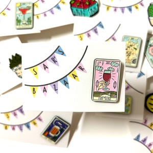 Tarot Karte Emaille Pin - Rotwein