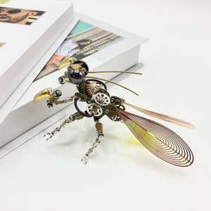 Steampunk Mechanical Insect mantis Luminous Metal Figurines Decor Bug Sculpture Handmade Crafts Ornaments Anniversary Christmas Presents