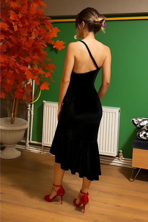 open lace back dress Alessi Silk-Velvet Midi Dress in Black