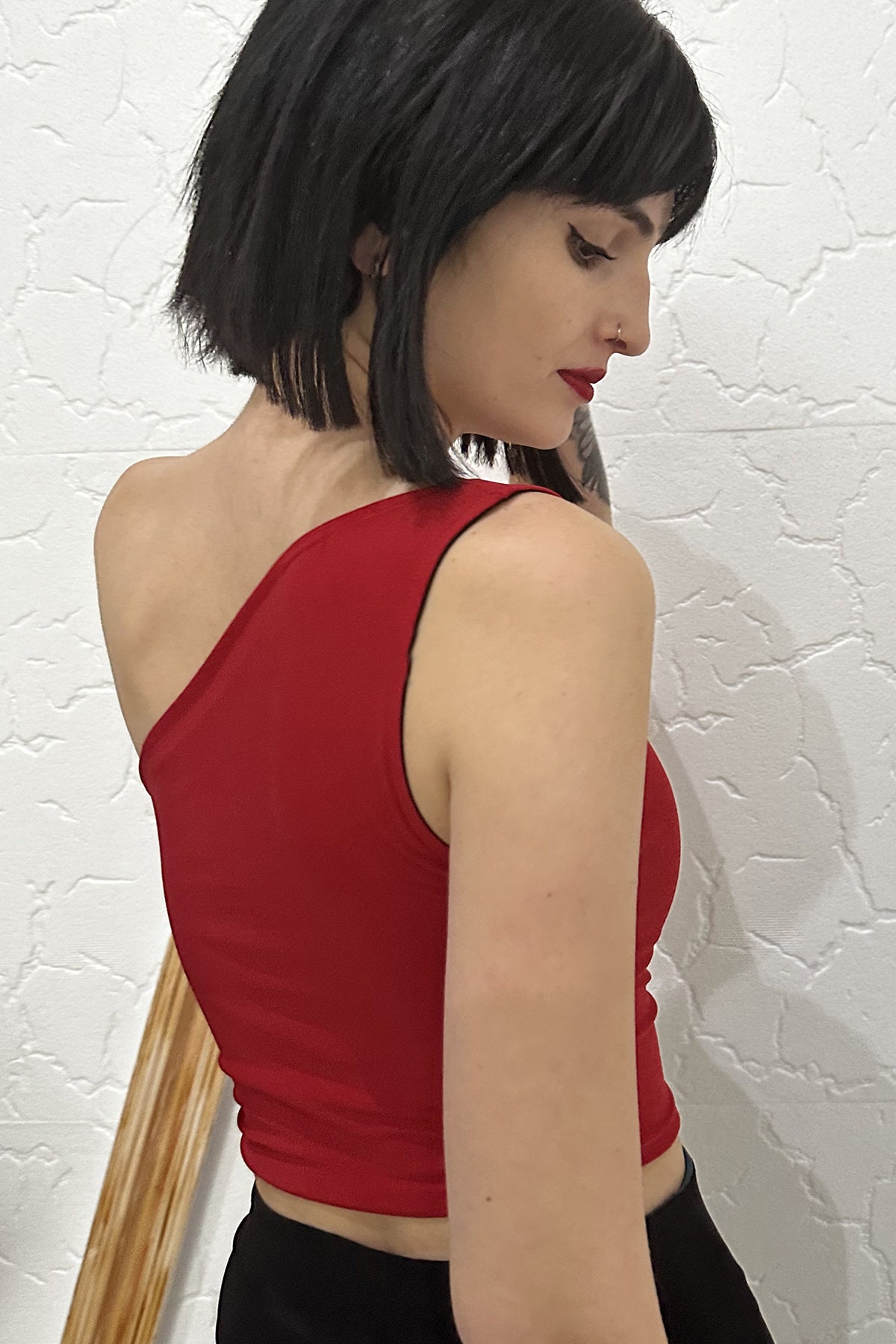 ピンクのワンショルダー アルゼンチンタンゴトップ - ミロンガ＆ダンス