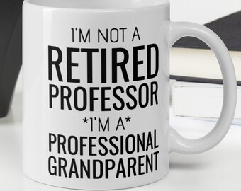 ProfessorIn Ruhestand Geschenk, Pensioniert Professor Kaffeetasse, Ruhestand Professor Dozent Geschenk, Lustiges Geschenk für Frauen Männer Kollegin