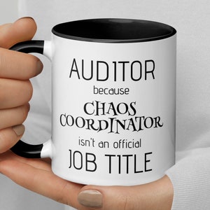 Lustiges Rechnungsprüfer Geschenk, Rechnungsprüfer Chaos Koordinator Kaffeetasse, Rechnungsprüfer Wichtel neuer Job Promotion Geburtstag Danke Geschenk, Geschenk für Rechnungsprüfer