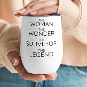 Landvermesser Geschenk für Frauen, Frau Wunder Landvermesser Wein Becher, Landvermesser Danke neuer Job Abschluss Promotion Geburtstag Weihnachten Becher Geschenk