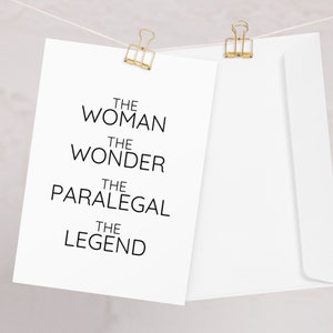 Paralegal wenskaart voor vrouwen, de vrouw de legende, grappige stagiair advocaat paralegal bedankt nieuwe baan promotie verjaardagskaart