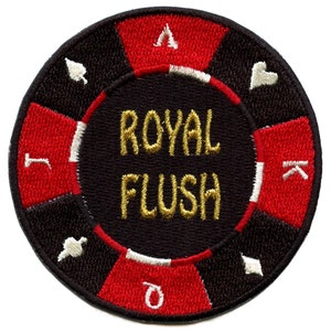 Pode incluir: Um ficheiro de poker preto e vermelho com detalhes brancos. O ficheiro tem o texto "ROYAL FLUSH" em letras douradas e os símbolos de uma sequência real: Ás, Rei, Rainha, Valete e Dez.