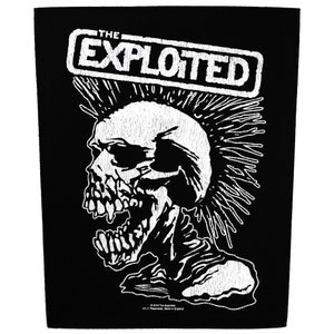 Pode incluir: Etiqueta bordada preta e branca com um crânio com um mohawk e o texto "THE EXPLOITED" em um retângulo.
