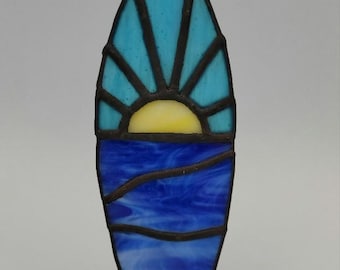 Vitral em formato de prancha de surfe