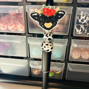 Highlander with flowers Beaded Pen