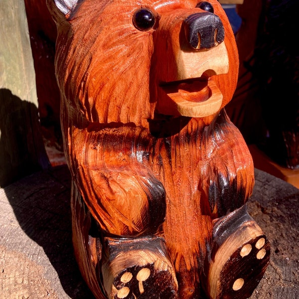 Wood carved Nugget Bear chainsaw art