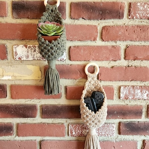 Cozy Macrame Pouch | Customizable Colors | Joy-Con Holder | Remote Holder | Macrame Plant Holder | Cozy Gaming Decor | Cozy Home Decor