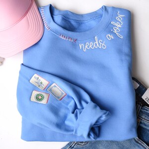 Mahjong bestickt und handgenähtes Sweatshirt, Braucht einen Joker, Mahjong Tiles, Girls Night Mahjong, Mahjong Crewneck Bild 2