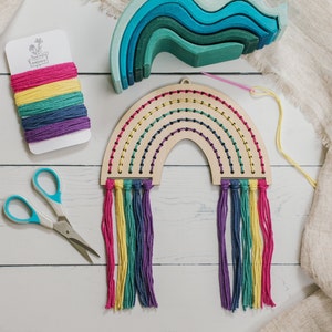 Rainbow Stitching Kit, Yarn Sewing Craft, Child's Needlework DIY, Beginner Embroidery, Boys and Girls Learn to Sew Toy, Educational Activity