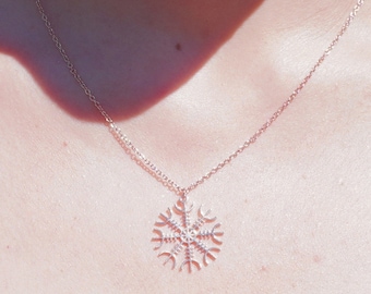 Collier Helm of Awe - Argent, or rose et or, protection porte-bonheur de la mythologie nordique, pendentif à breloque Viking Odin, acier inoxydable sans ternissement