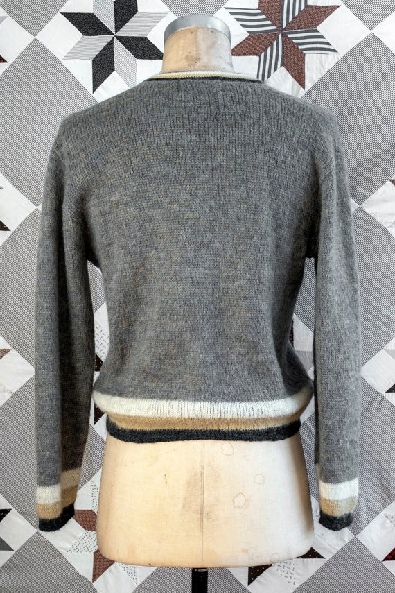 Vintage Early 60s Jantzen Grey Mélange V-Neck Moh… - image 3