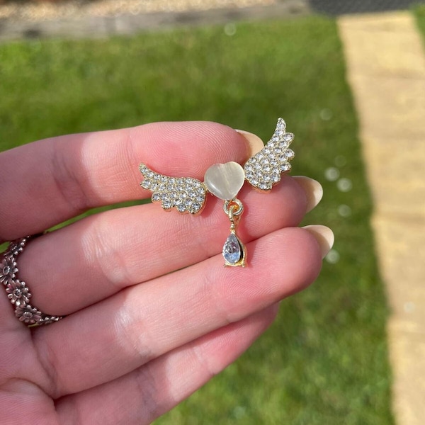 Angel wing brooch, angel pin, brooch, jewellery, angel wing, bridesmaid gift, gift for mum, gift for women, remembrance