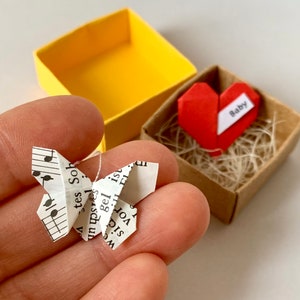 Mini mariposa de origami, mariposa con corazón, su texto deseado, cumpleaños, aniversario, regalo de bebé, idea de regalo