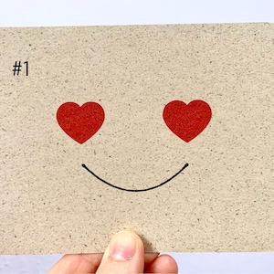 Cartolina a forma di cuore, A6, biglietto con sorriso, biglietto con sorriso, buono regalo, San Valentino, compleanno, anniversario, sorriso con cuore, carta erba