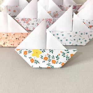 10 Origami Boote, Süßes Boot, Papierboot mit Blumendesign, Boot Tischdeko, Partydeko, Segelboot, Boot Geschenk, Boot Wohndeko, Sommer Deko