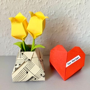 Origami 2 Tulpen mit Vase, Tulpen mit Herz , Personalisiert, Farbe Auswählen, Dein Wunschtext, Jubiläum, Geburtstag, Muttertag, Partydeko
