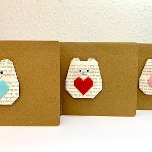 Orsetto origami con biglietto a forma di cuore, biglietto di auguri con orso, il testo desiderato, biglietto di compleanno con orso, orso carino, biglietto di congratulazioni, biglietto origami a forma di cuore, orsacchiotto
