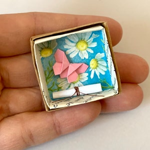 Mini papillon en origami, joli papillon, choisissez la couleur du papillon, votre texte souhaité, anniversaire, anniversaire, idée cadeau