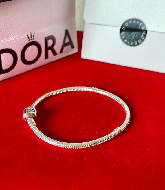 Buy Pandora Moments Shake Bracelet pandora Oficial. Online in Etsy