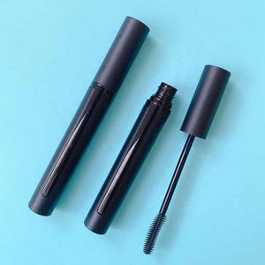 A Zillion Lashes! Organic Activated Charcoal Eyebrow Definer, 100% Natural and Vegan