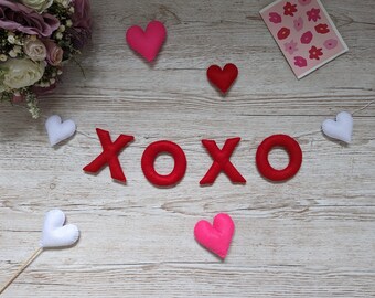 Hugs and Kisses, Felt Garland, Hanging Valentines Decoration  XOXO