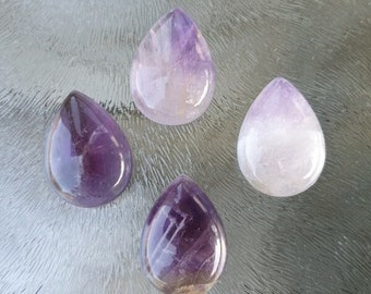 Amethyst cabochon druppel 25 x 18 mm, per stuk