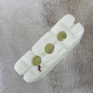 Handgesneden jade kraal hanger, 25 x 35 mm, per stuk afbeelding 3