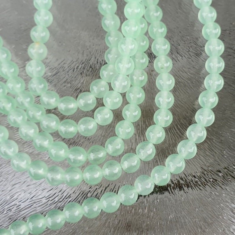 Jade kralen 6 mm, per snoer van 38 cm afbeelding 1