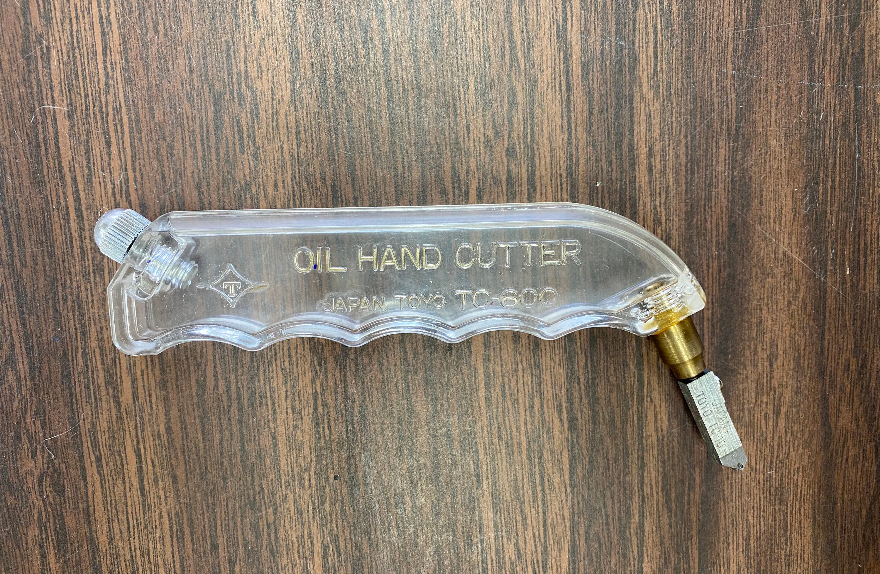 Toyo Straight Head Oil Glass Cutter(TC-17B) and Glass Cutting Oil (8oz)