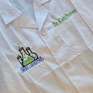 Toddler/Kids' custom lab coat, embroidered personalized kids lab coat, kids doctor coat, embroidered image 3