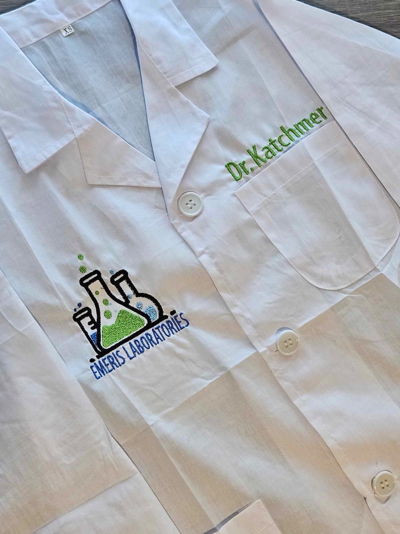 Toddler/Kids' custom lab coat, embroidered personalized kids lab coat, kids doctor coat, embroidered image 3