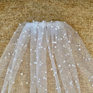 Pearl Tulle Veil With Gold Flakes