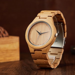 Personalisierte Holzuhr für Männer, personalisiertes Geschenk für Ehemann, gravierte Uhrenbox für Männer, Uhrenhalter Bild 1
