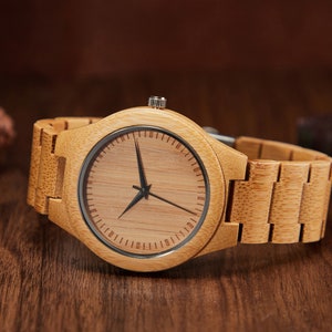 Personalisierte Holzuhr für Männer, personalisiertes Ehemanngeschenk zum Jahrestag, gravierte Uhrenbox für Männer, Uhrenhalter No Engraving