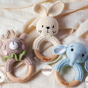 Personalized Animal Crochet Rattle, Custom Baby Shower Gift, Wooden Rattle Ring with Engraved Baby Name, Newborn Gift, Gift for Nephew Niece