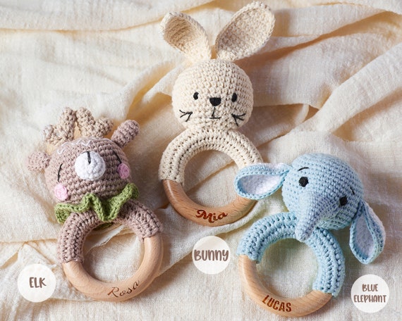 Personalized Animal Crochet Rattle, Custom Baby Shower Gift, Wooden Rattle Ring with Engraved Baby Name, Newborn Gift, Gift for Nephew Niece