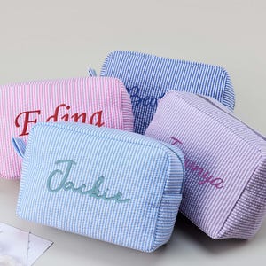 Personalisierte Seersucker Make-up Tasche, personalisierte Name oder Logo, Brautjungfer Geschenk, Brautparty Kosmetiktasche, Muttertagsgeschenk, Geschenk für Sie