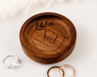 Portafedi in legno personalizzato, portafedi nuziali personalizzato, vassoio per fedi nuziali, portafedi di fidanzamento, regali per anniversario, regalo floreale per il mese di nascita